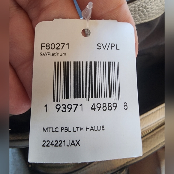 ✨️NWT✨️ Coach Metallic Pebbled Leather Hallie Hobo, Triple Compartment, 2019 - Picture 6 of 9